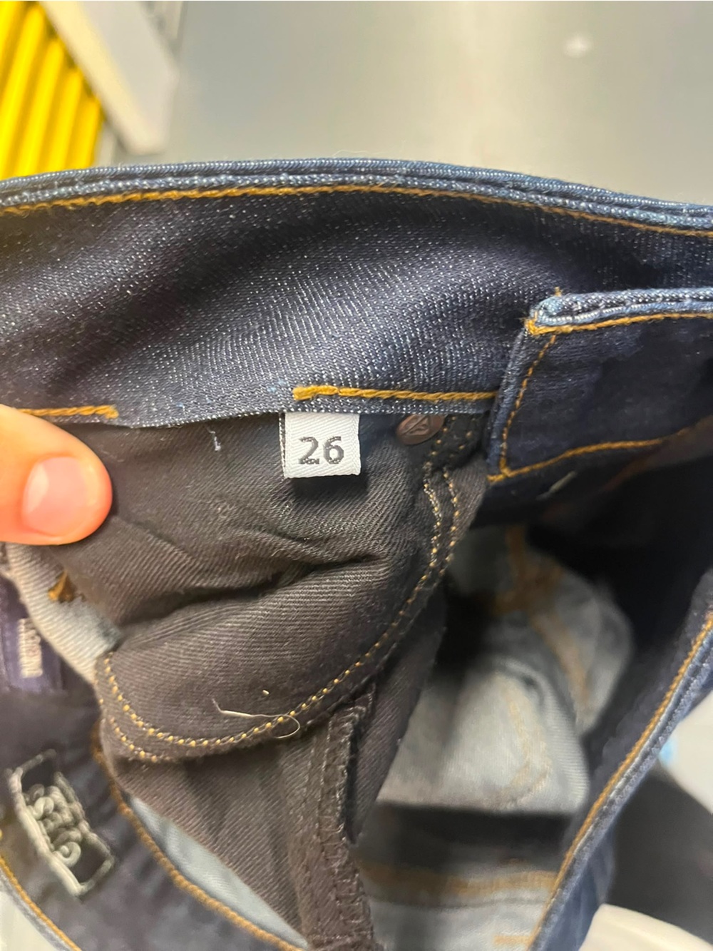 Guess Daredevil Bootcut Low Rise Dark Wash Jeans Size 26 - Picture 5 of 10